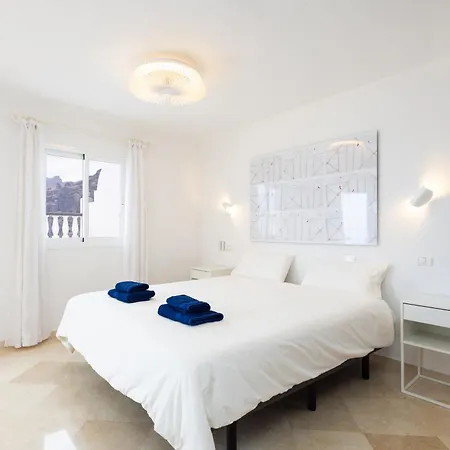 Home2book Luxury Seaviews Los Gigantes, Pool *