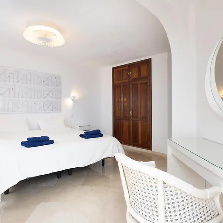 Home2book Luxury Seaviews Los Gigantes, Pool Villa Santiago del Teide